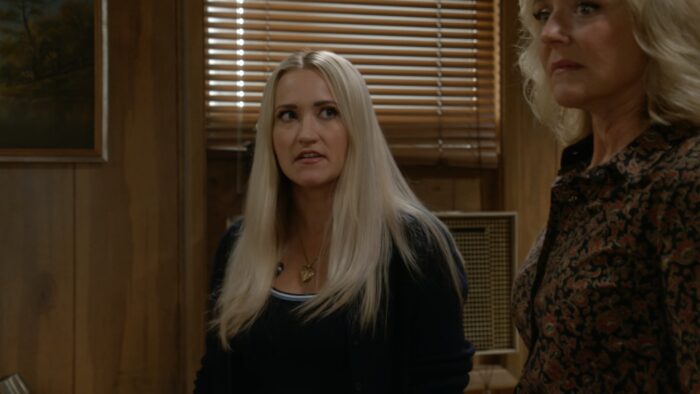 Georgie & Mandy's First Marriage (2024) – Season 1 - Imagen 5